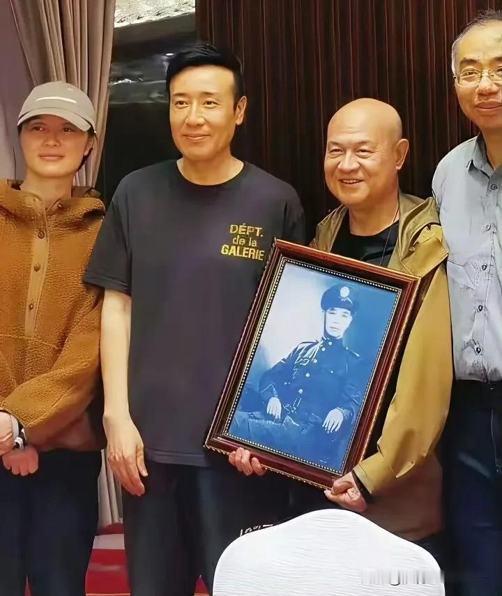 太投入了，看完最后一集，眼泪哗哗滴，几句台词记忆犹新:吴夫人:你眼睛怎么了？