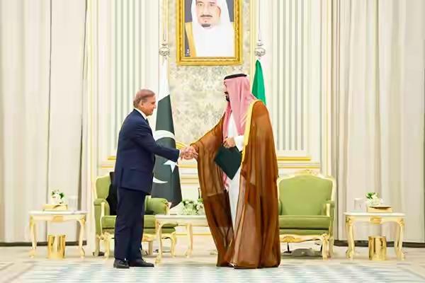 沙特忍不了一直被打？沙特外交大臣警告伊朗，对于伊朗不断升级的袭击，如果沙特要对