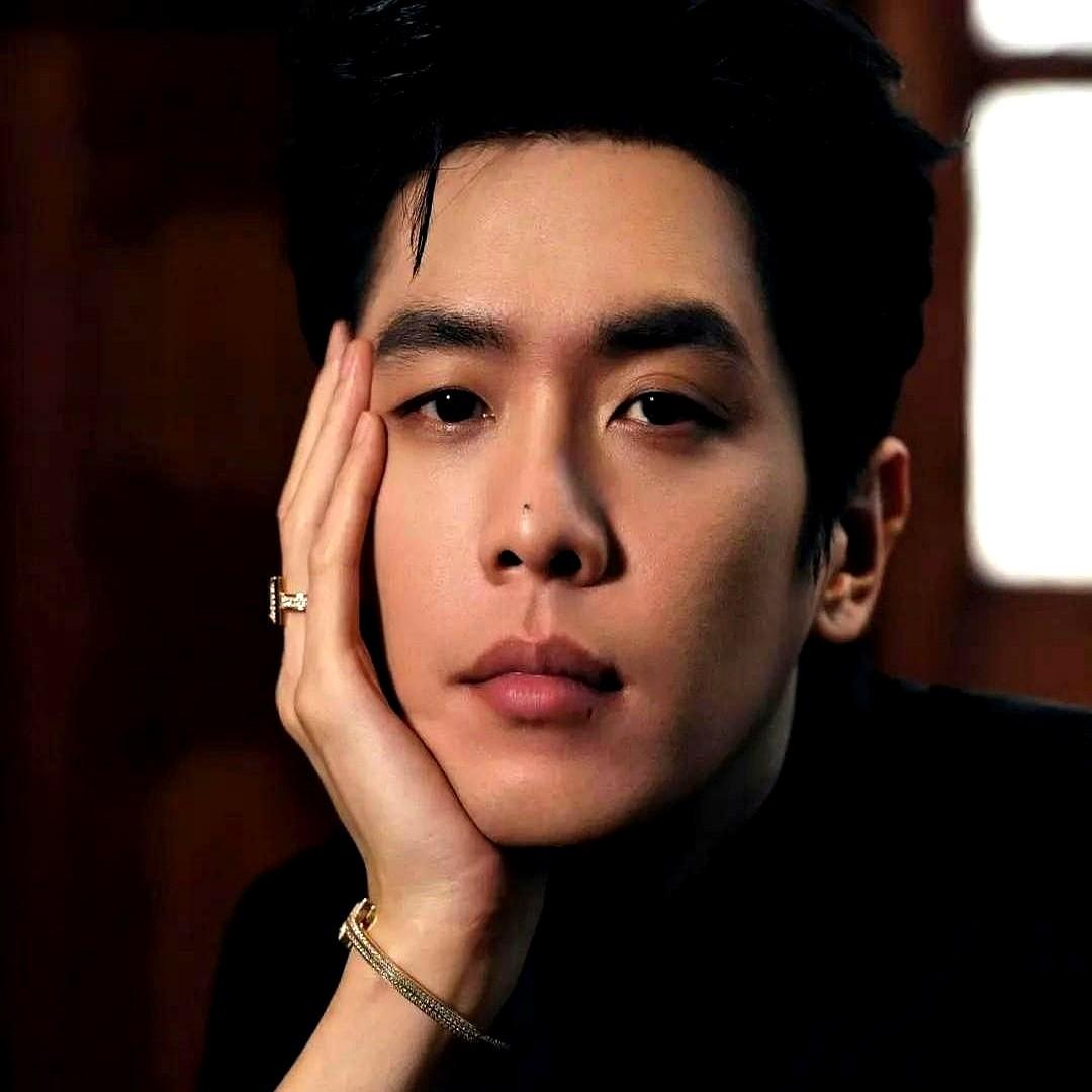 “张若昀的档期,已经贵到2027年都插不进一根针。”这不是粉丝吹牛,是平台内