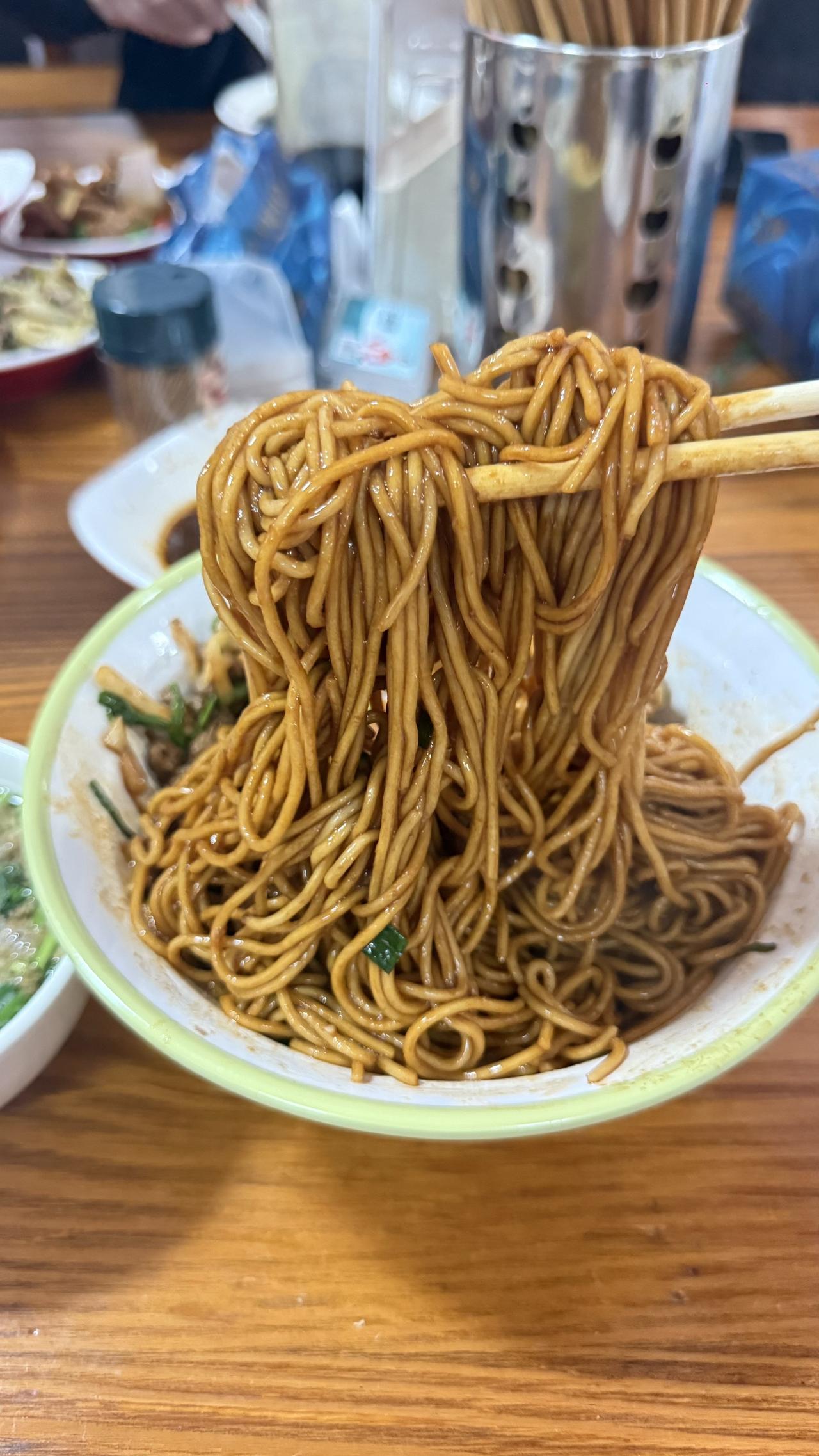 市井美食分享碳水脑袋又幸福了一口超满足市井人家的炊烟笑语总是令人心安