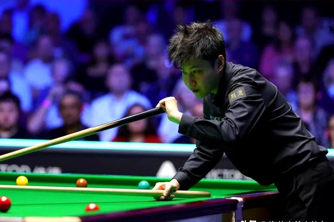 这届大师赛什么情况？跟商量好似的，全是6比2！先是吴宜泽、肖国栋用同样的比分