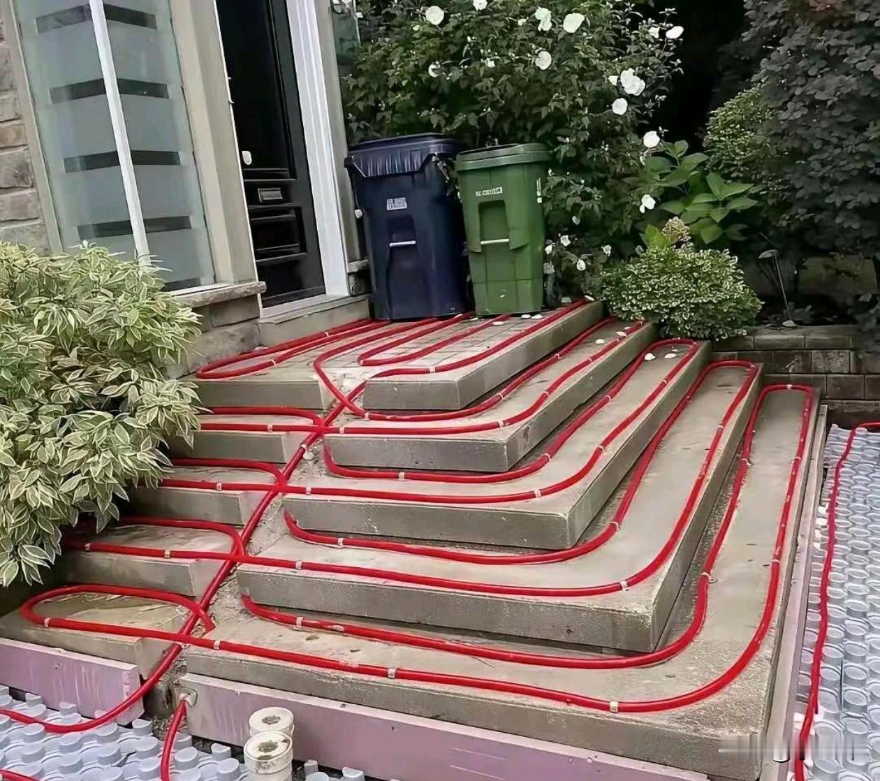 果然，贫穷限制了我的想象啊！