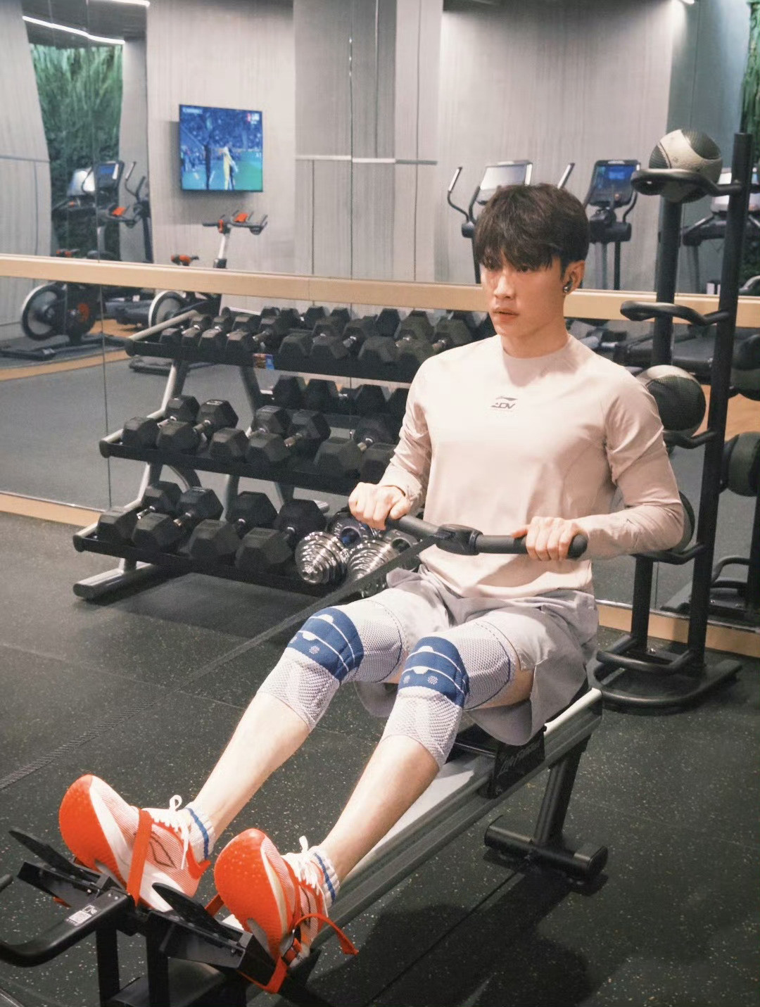 代旭的一组运动日常～“减肥，是演员的常态说实话每次去跑步我都做了N次心理建设我能