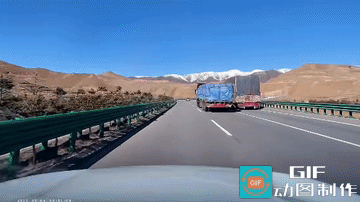 高速惊魂！被大车“别车”，原来竟是救命之恩！家人们谁懂啊！高速弯道刚提速准