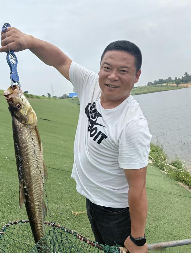 钓鱼圈传来不好的消息！湖北黄冈钓鱼爱好者耿家松垂钓后失联，7月6号他独