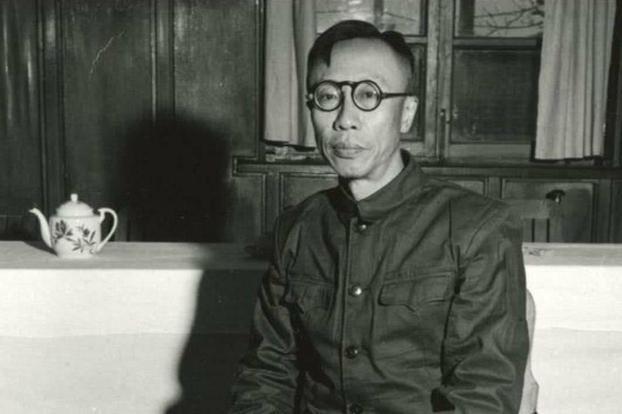 1956年，李玉琴到看守所看望溥仪，两人分离11年，留宿一晚，同居一晚后，李玉琴