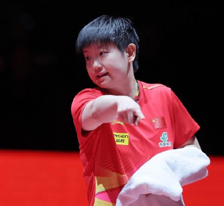 由于央视先直播了樊振东比赛，过来看莎莎的时候，已经打完两局了。应该都是11