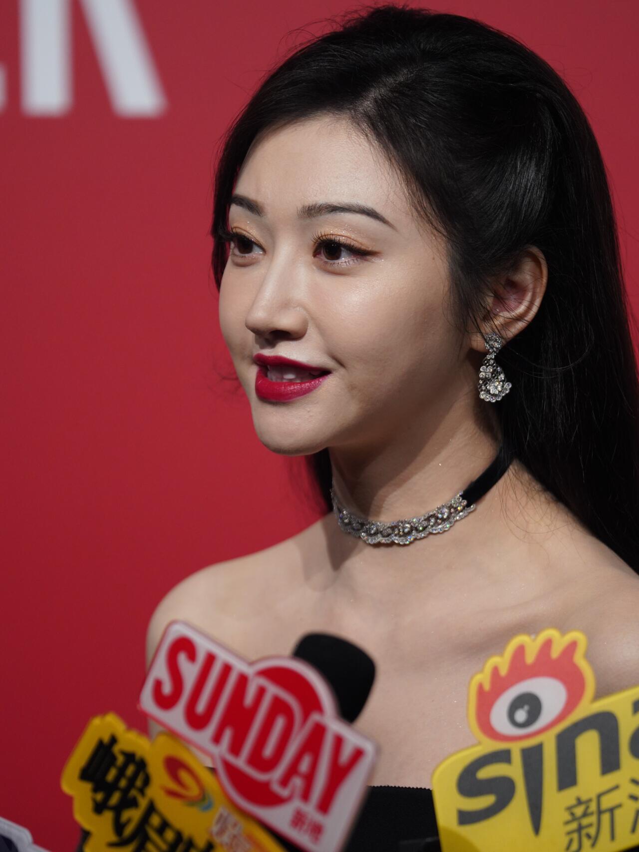 景甜脸上好多肉，是发福了？