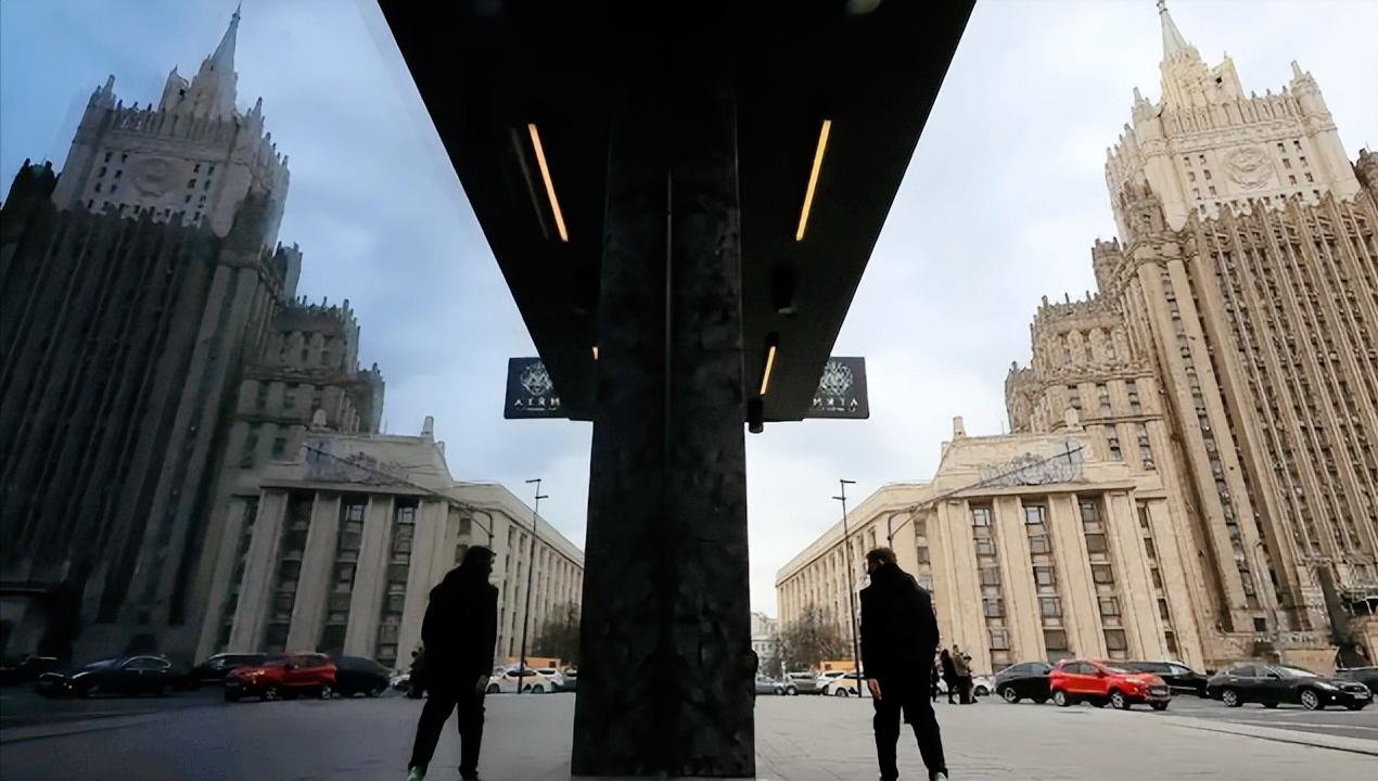 如今乌克兰招兵的路子已经歪到这种地步了？俄罗斯高层实名爆料，乌克兰现在正在干一件