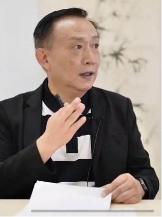 最狠的间谍，不偷你的情报，也不策反你的人；人家直接在你家里，帮你“立规矩”！ 