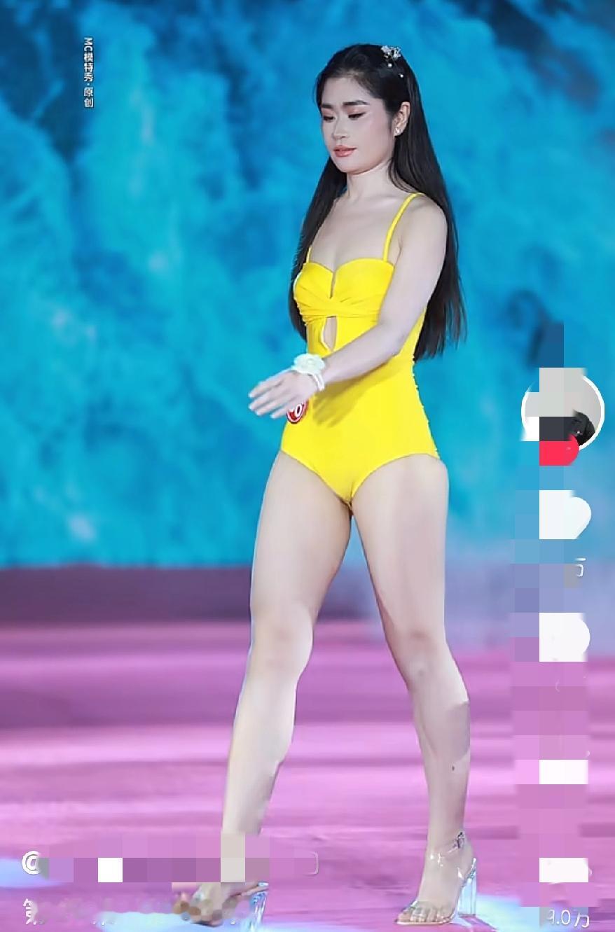 刷到辽宁那个选美冠军，本来想看看有多美，结果一点开简历，我沉默了。本来想凑个