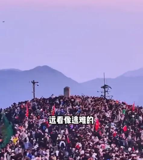 专家集体感叹：这个五一特别反常！反常一，五一期间电影票房只有7个亿，甚至远低于