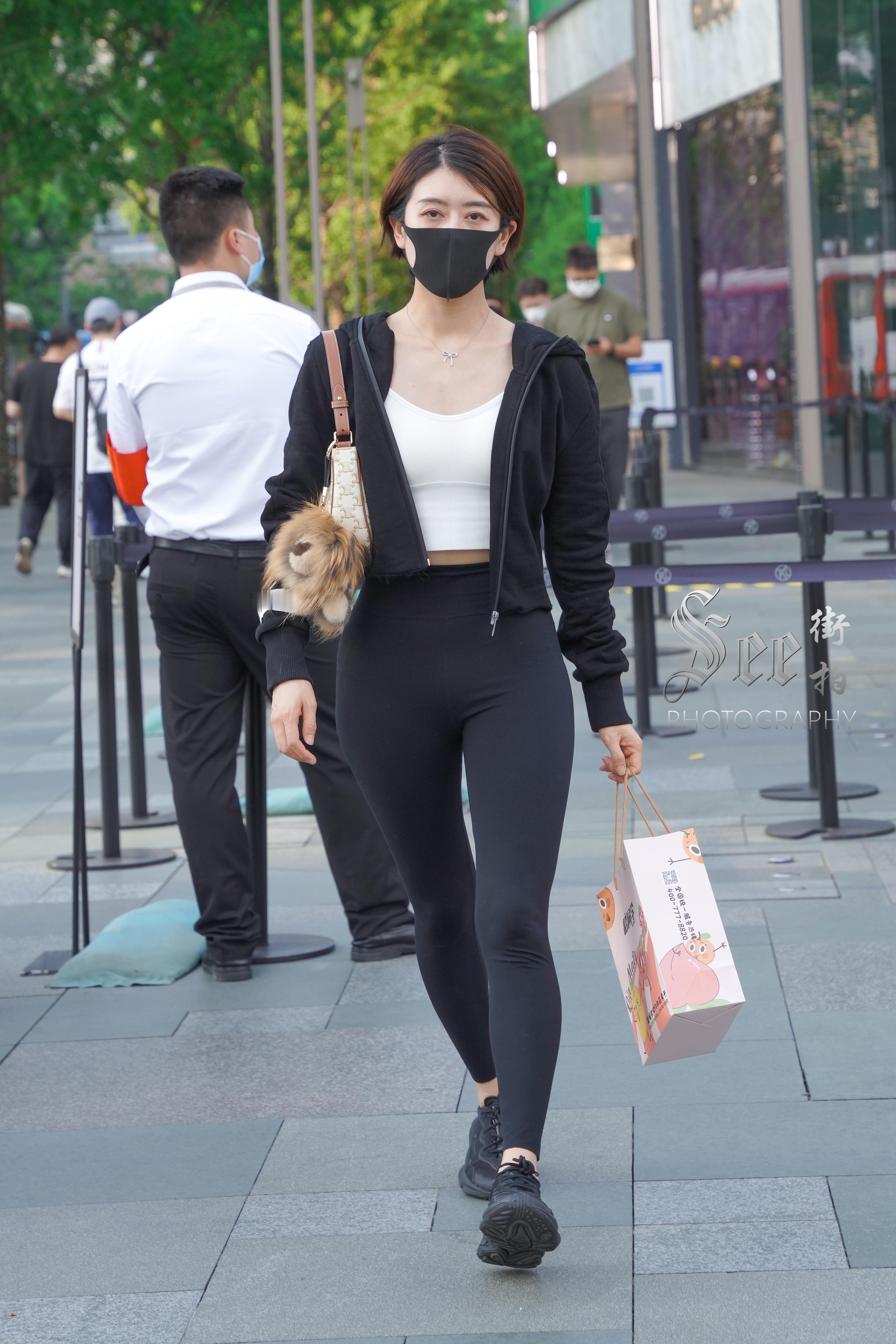 黑白搭配温婉气质美~~​​​