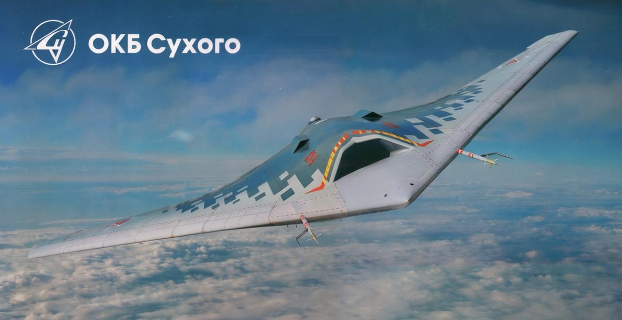 俄军S-70“猎人”无人作战飞机试飞时的高清照。