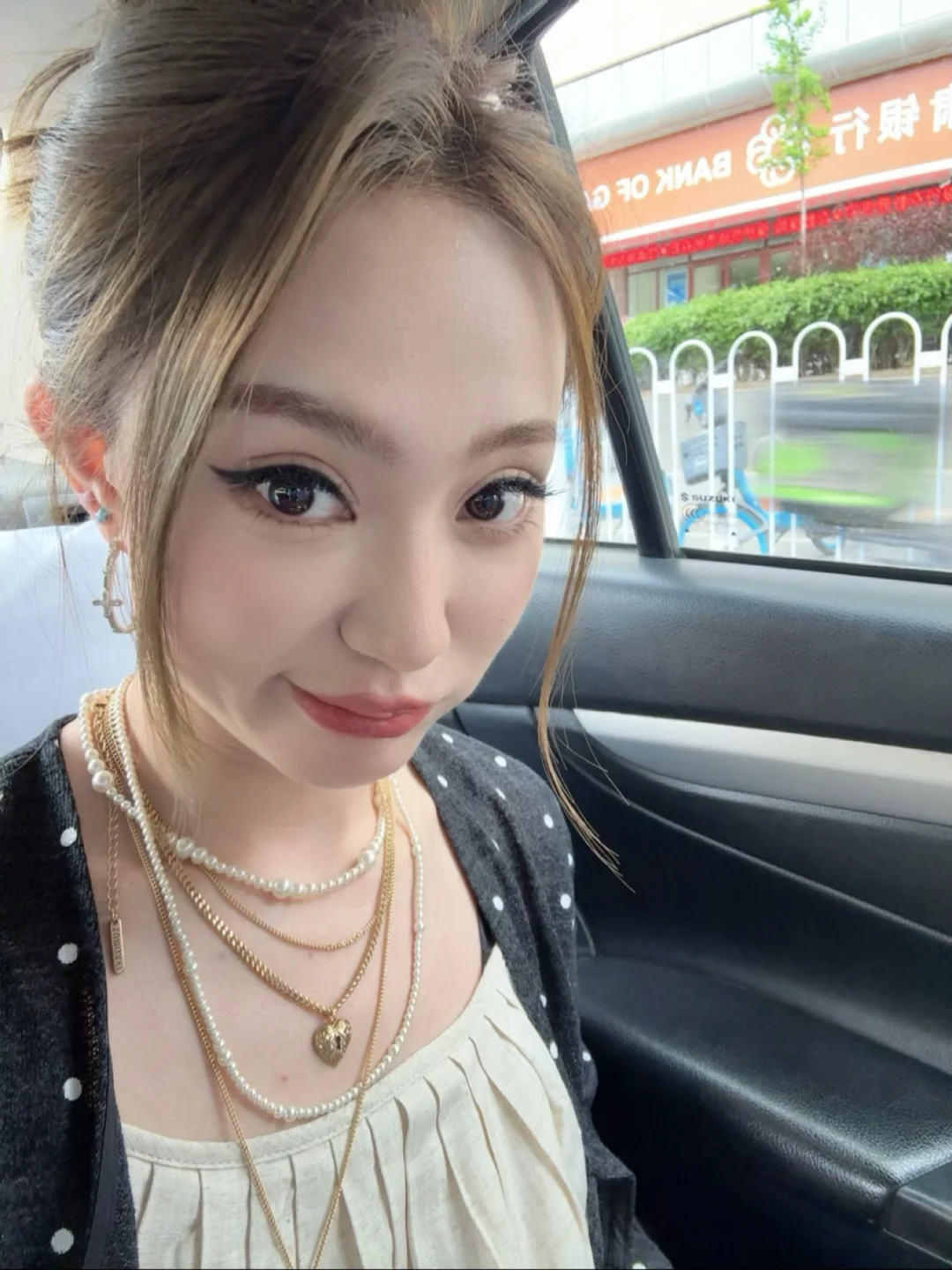 宝宝！要看我的新美甲吗💅