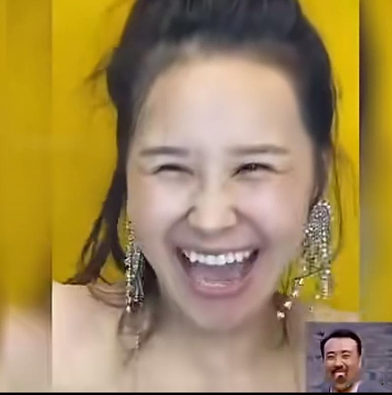 看直播，在直播间守护你心中女神的中老登们好好把眼睛睁大了看看吧，这就是心中特别爱