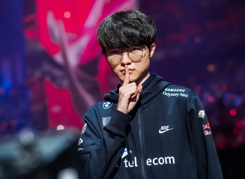 [情报站]T1.Faker：因为队伍需要我，所以我留下来了