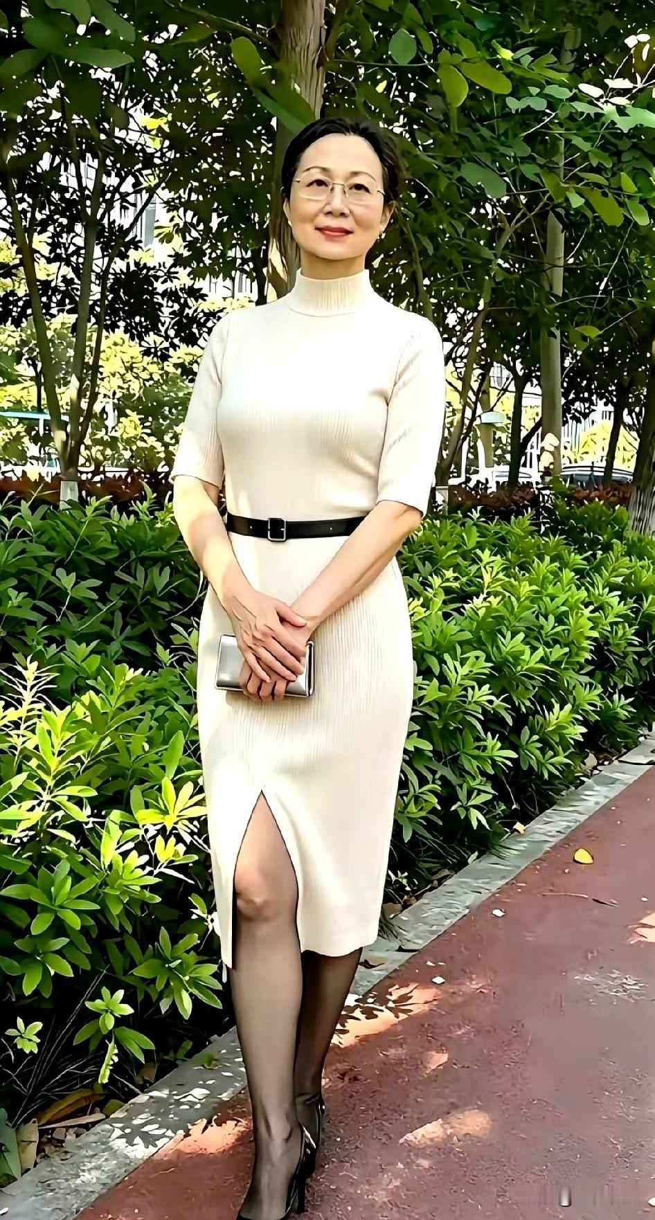 退休月领6000块，兜里还实打实揣着100万存款，这条件放哪不是妥妥的“高质量单