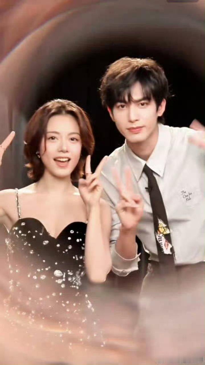 宋威龙赵今麦互宠这一块这对龙麦也太般配了吧，适配度直接拉满，般配到没话说！