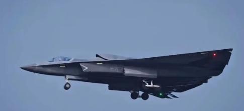 歼36突破了50吨，为啥我们要把战机造的越来越重呢？其实说白了，战机体格越大，干