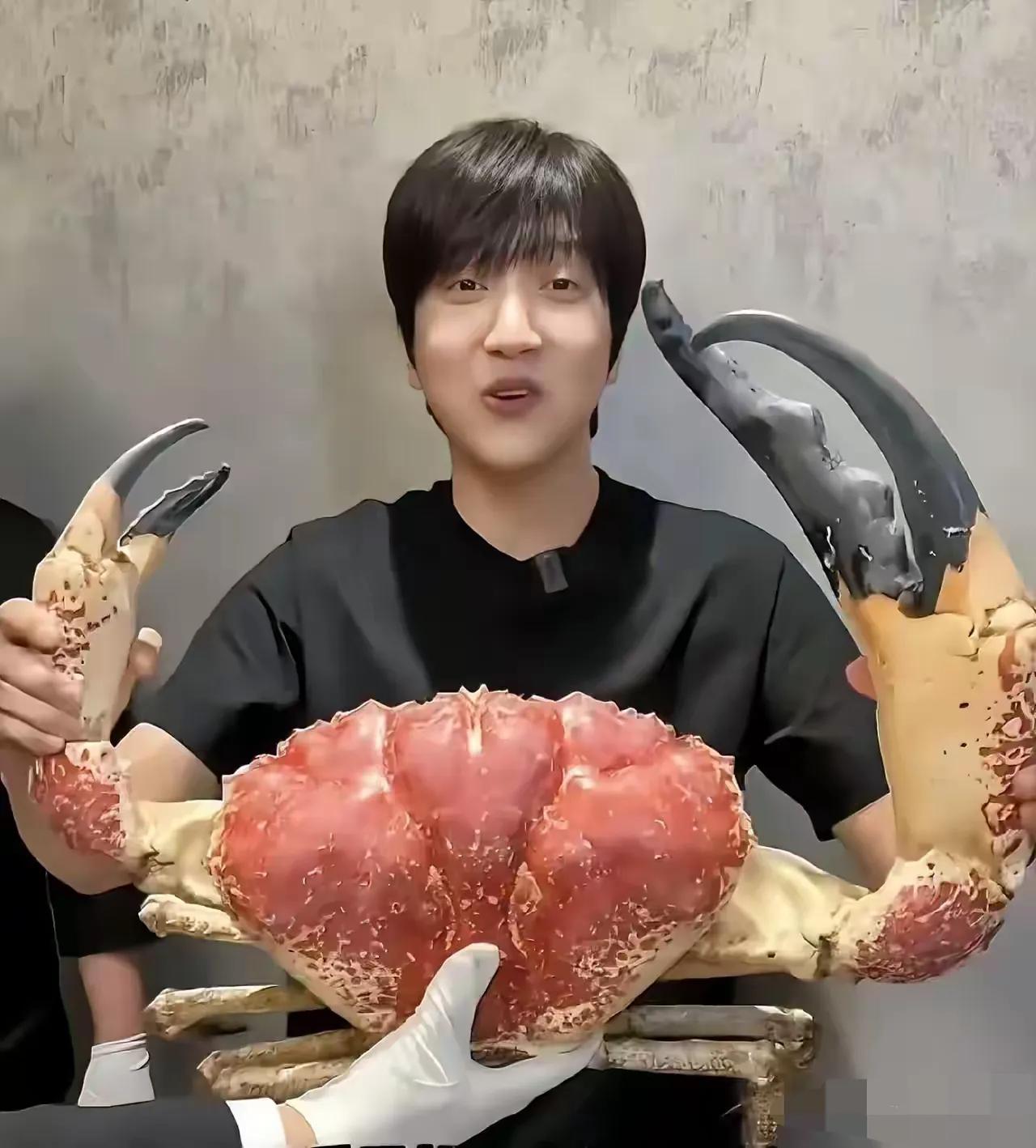 果然，越有钱的人越抠！不信你看4000万粉丝的网红白冰的，明明一条20秒的广告