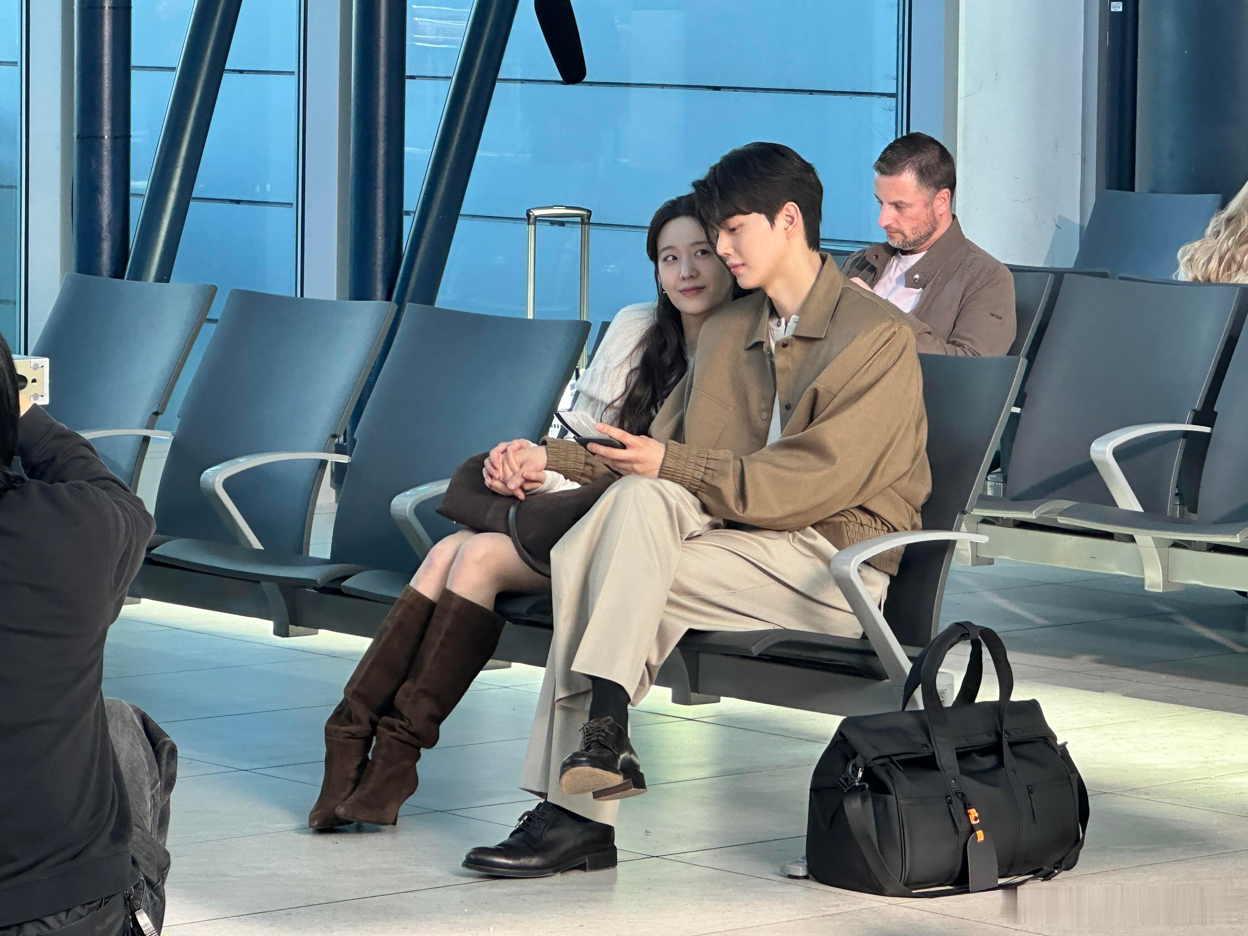 布拉格机场偶遇宋江布拉格机场偶遇宋江张圭悧拍摄这个宋江颜值有点太在线了