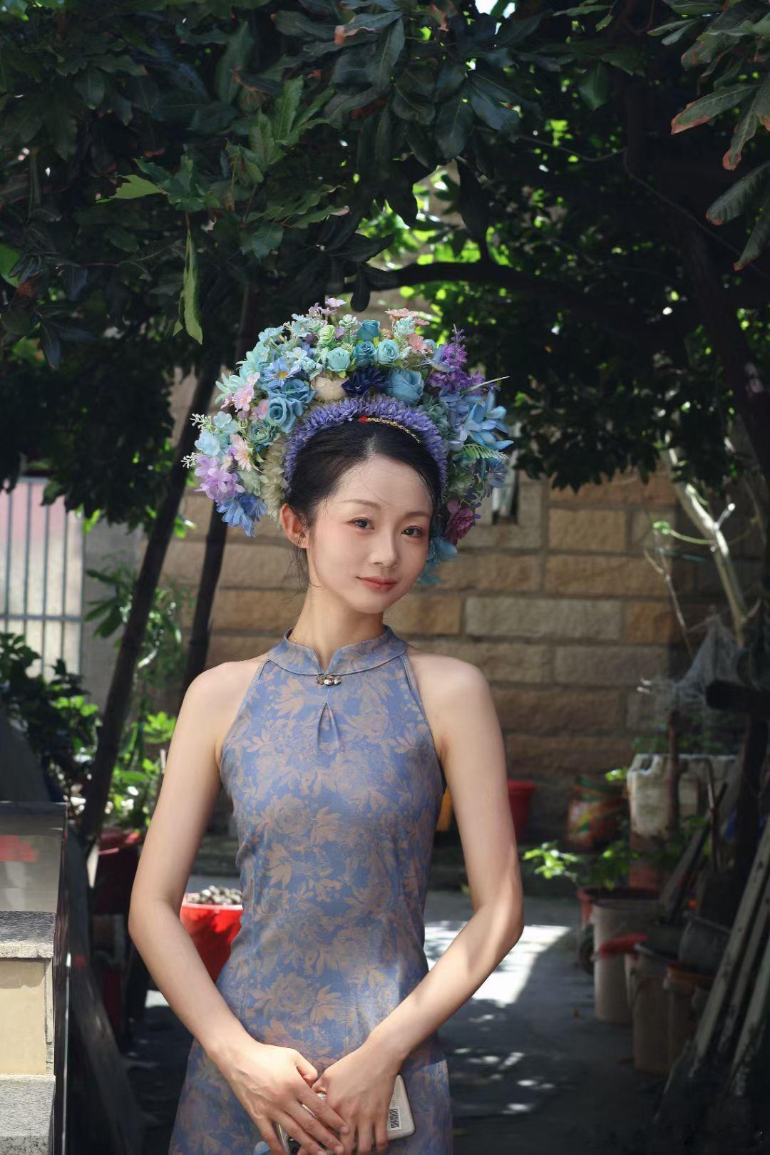 以及非常震惊🤯两年前的我是一个非常执着于浓妆还有比基尼还能凹出一些非常。。。的