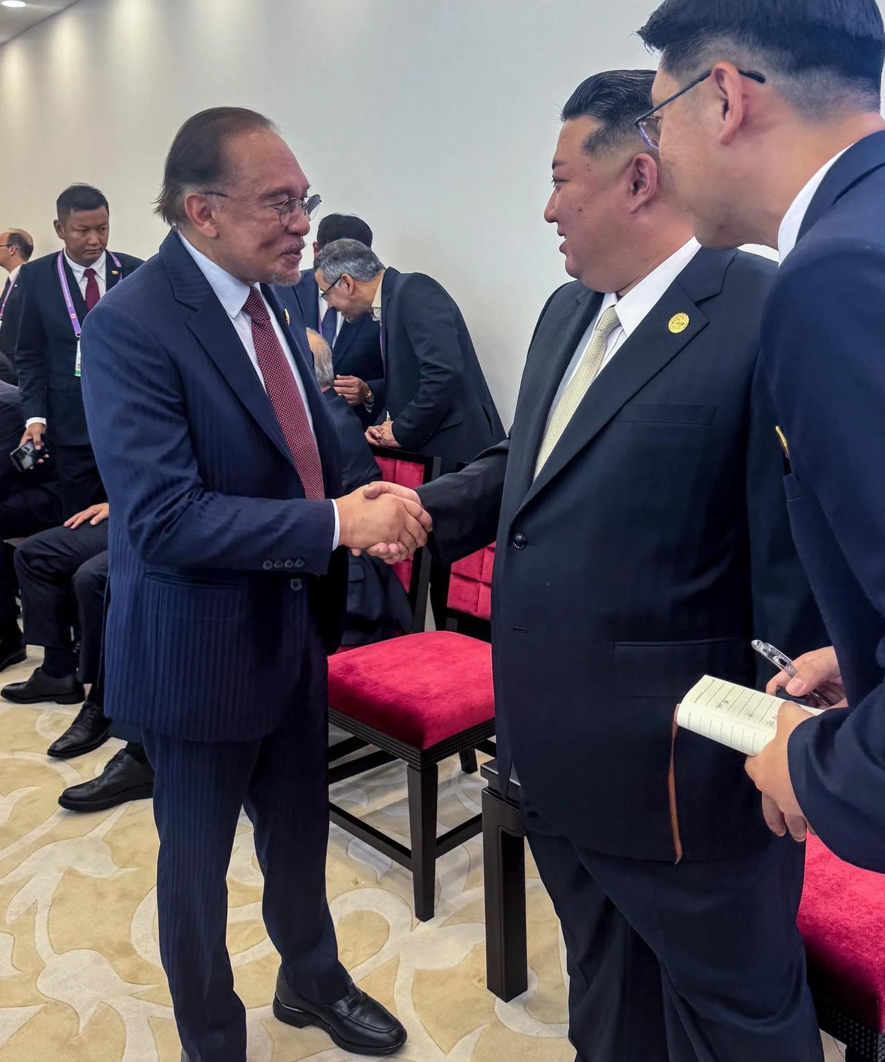 马来西亚总理安瓦尔与朝鲜领导人金正恩在北京的会面，是自2021年马朝断交以来两国