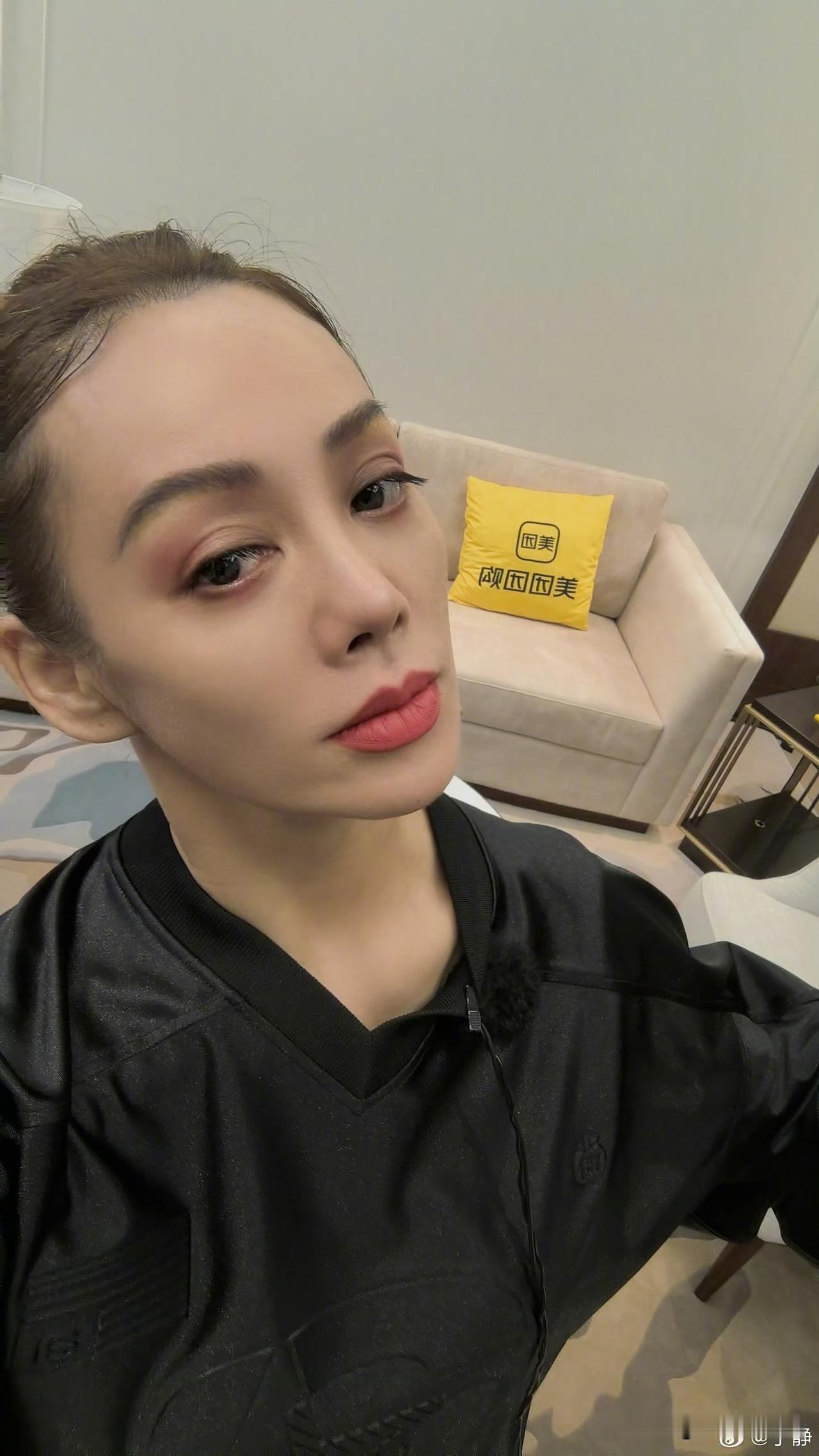 宁静藏的太深了原来她能有这么好的资源不是因为她演技好，也不是因为她漂亮，竟然