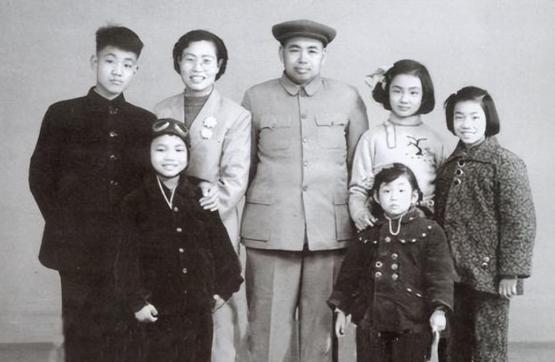 1985年，许世友上将刚下葬，夫人田普就带着行李去了北京，拒绝亲儿子的五星级照顾