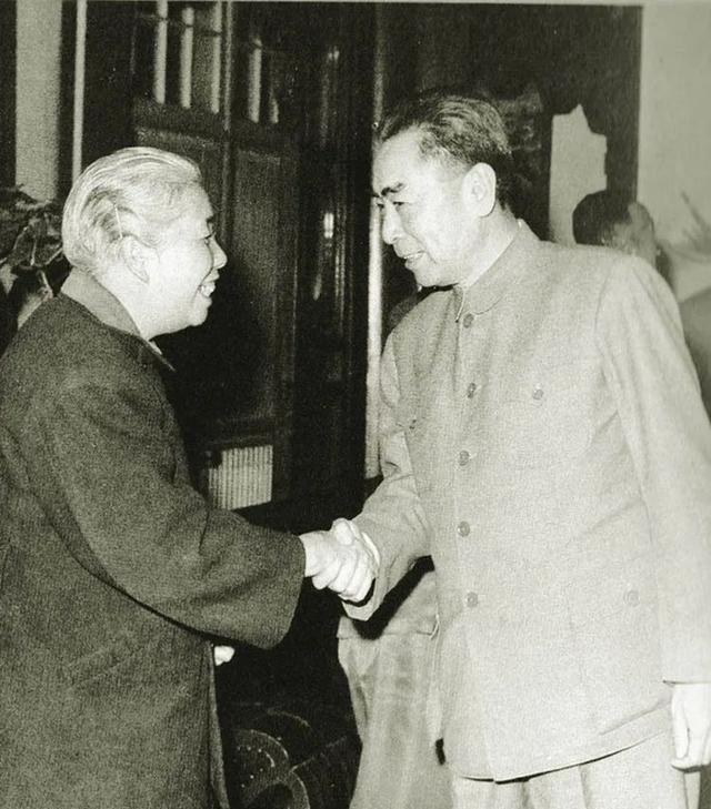 世人皆知鲁迅本名周树人，却不知周树人，原来是周总理的叔叔鲁迅是浙江绍兴人，这我