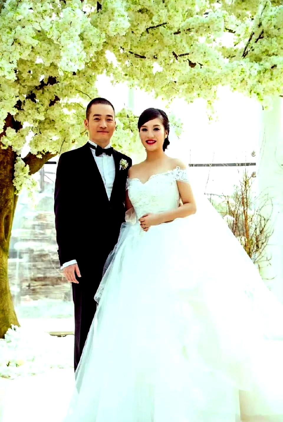 卓伟曝喻恩泰婚变内幕原来前几天说的婚变男明星是他[思考]而且他是15年才和妻子史