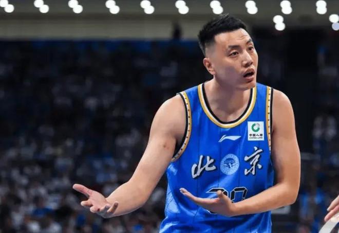 北京队战胜上海！翟晓川毫不客气夸赞两人，包括自己翟小川赛后接受记者采访时说，这