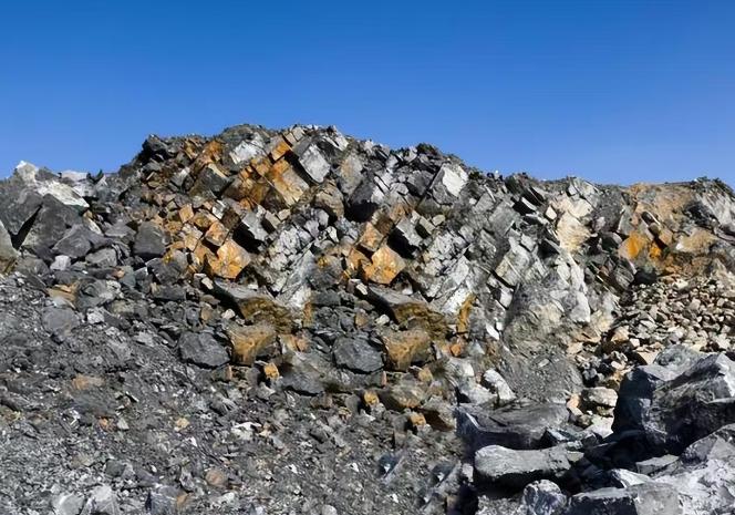 美国军火商雷神公司的首席执行官在一次内部会议上毫不客气地表示，假如真的和中国打起