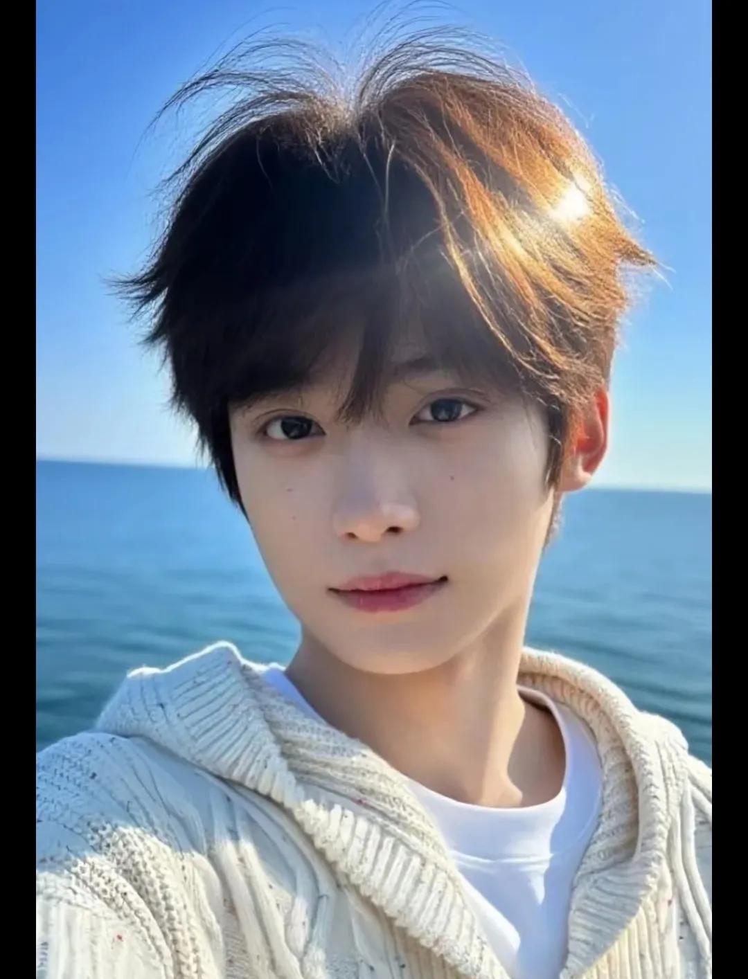 哈哈哈，真的被我同事笑死了，她说她粉谁，谁就塌房，以前她粉过爽子，结果爽子塌房了