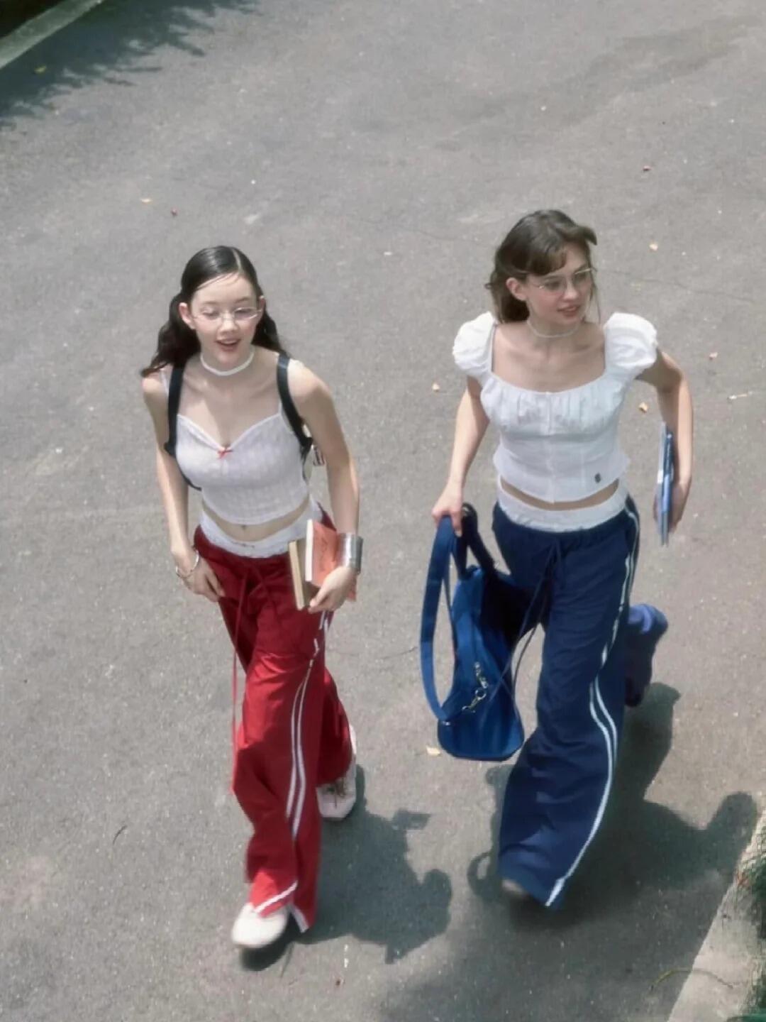 好喜欢芭蕾运动风就是对身材配置要求很高就是了….🥨