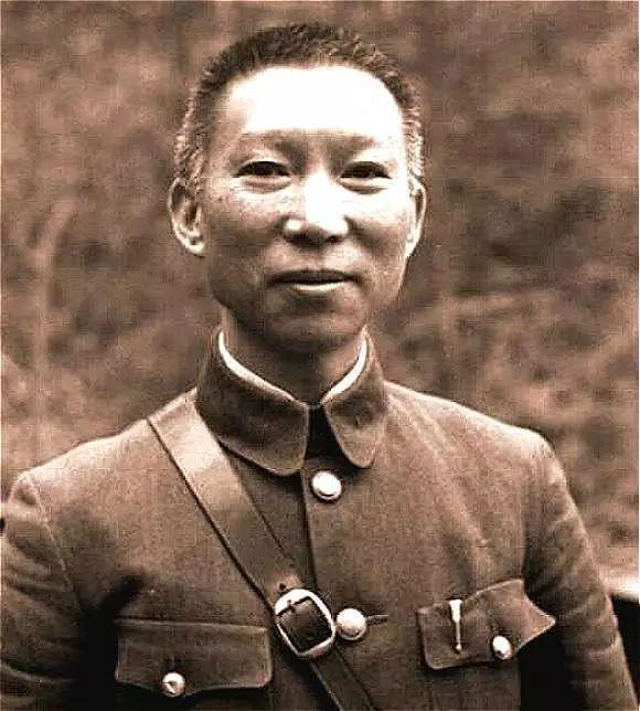 [点赞]1993年，97岁的薛岳被告上法庭，面对法官的询问他沉默了许久，然后叹