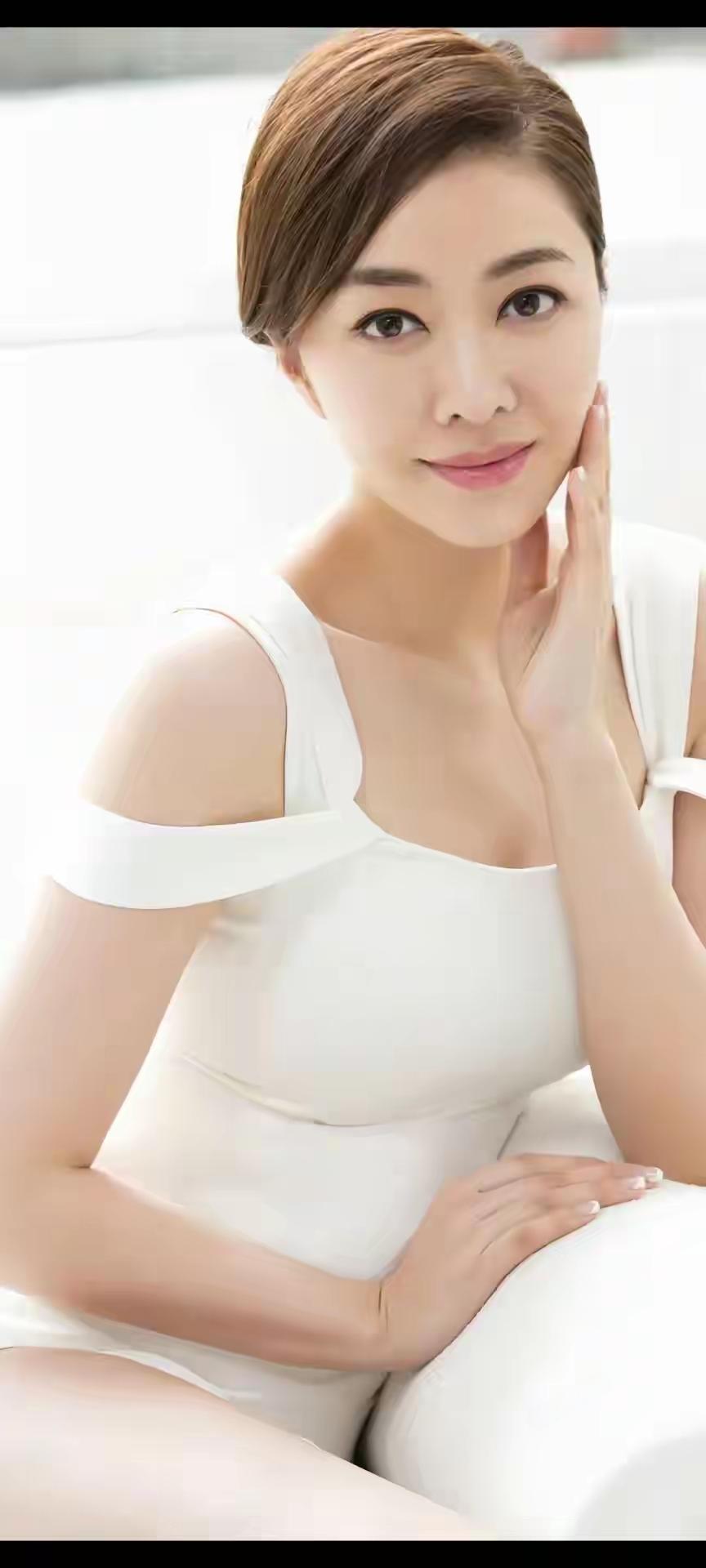 娱乐圈还有哪些女明星是气质美女?个人一直觉得熊黛林颜值很美，气质更美！