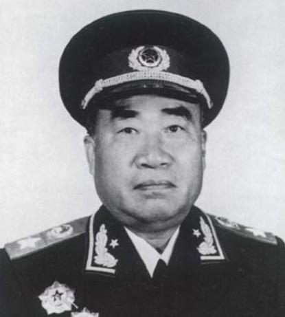 朱德的人格力量有多大？伟大领袖毛主席说：朱德是人民的光荣；周恩来说：举世公认，你