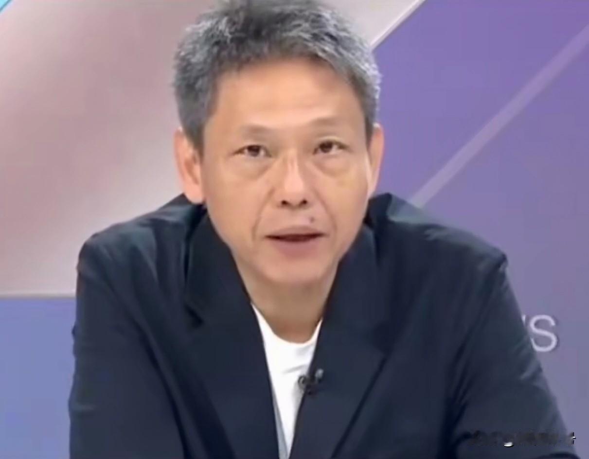 台湾时事评论员谢寒冰怒斥青鸟：脑子有问题的话，要记得赶紧去看医生。这些青鸟每天满