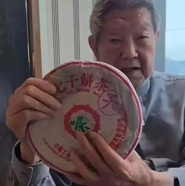蔡澜生命最后阶段：烟不离手，快乐等死，上亿财产送人，只留一物香港著名人物老蔡
