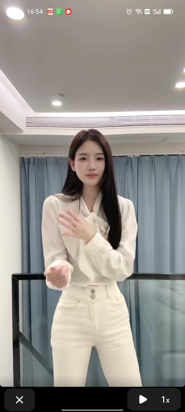 冬日生活打卡季你是不是有什么魔力？不然我怎么会一见到你，心跳就加速。