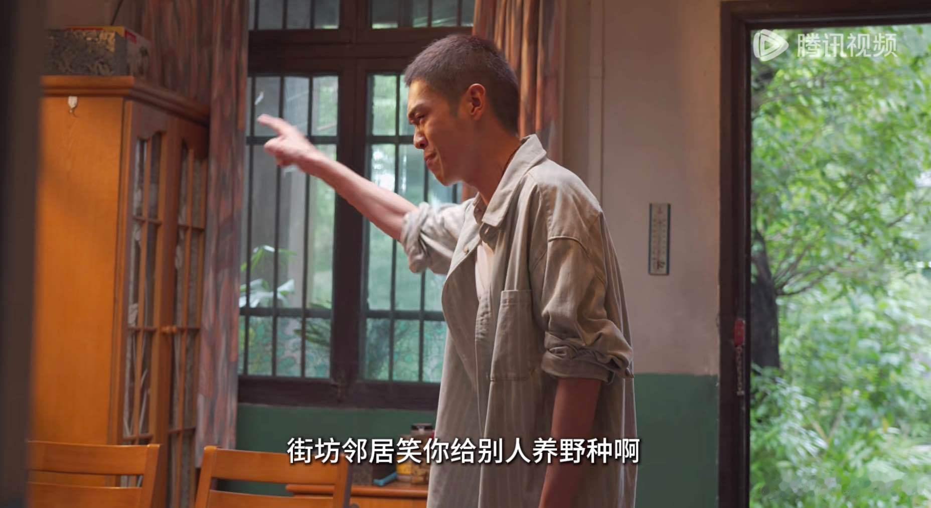 一口气刷完6集，人之初好看，推荐，以下是剧评。悬疑剧的第一眼一定是演技。先能入眼