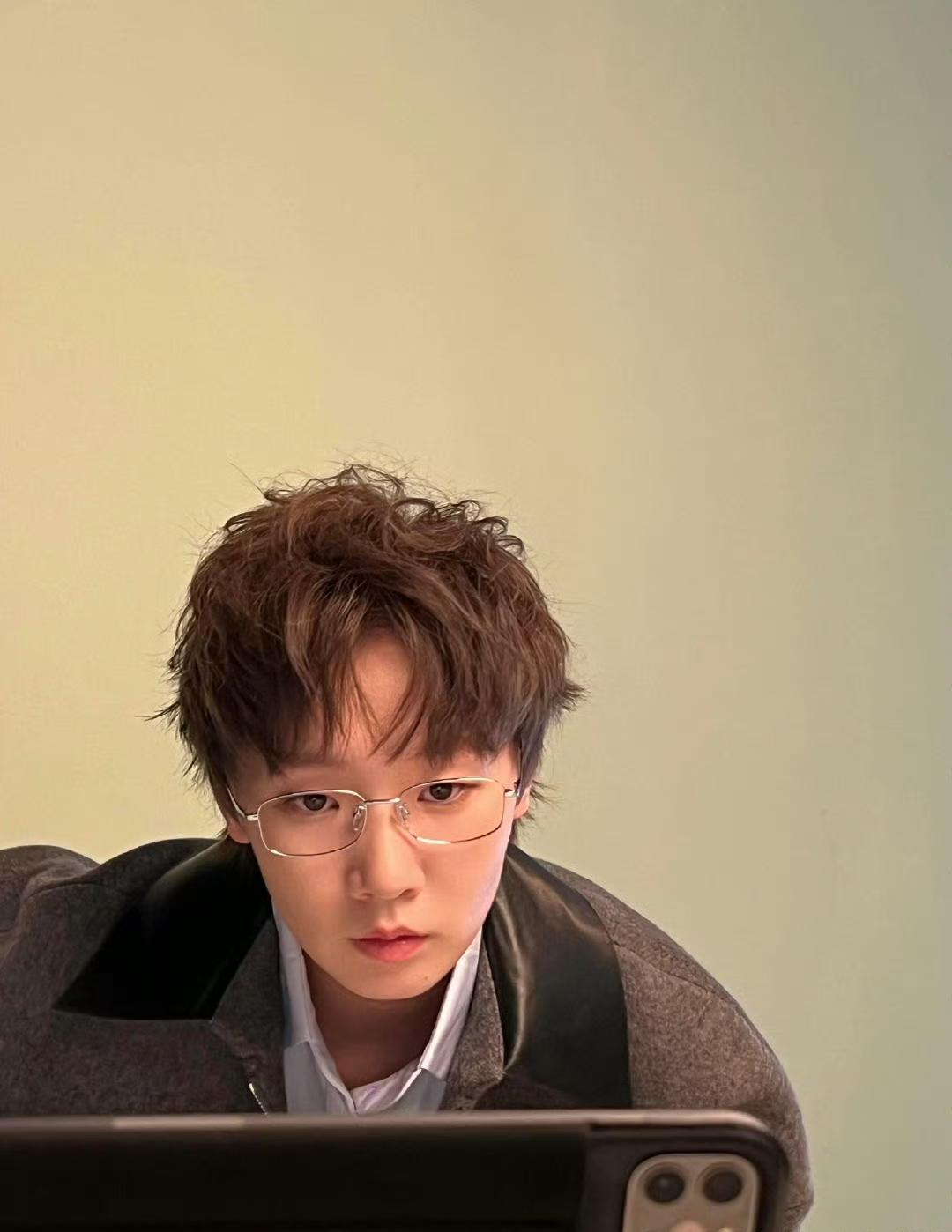 场上劳模，场下超模[笑着哭]！一起看几张曼昱的生活照！赛场上的飒姐瞬间变成邻家