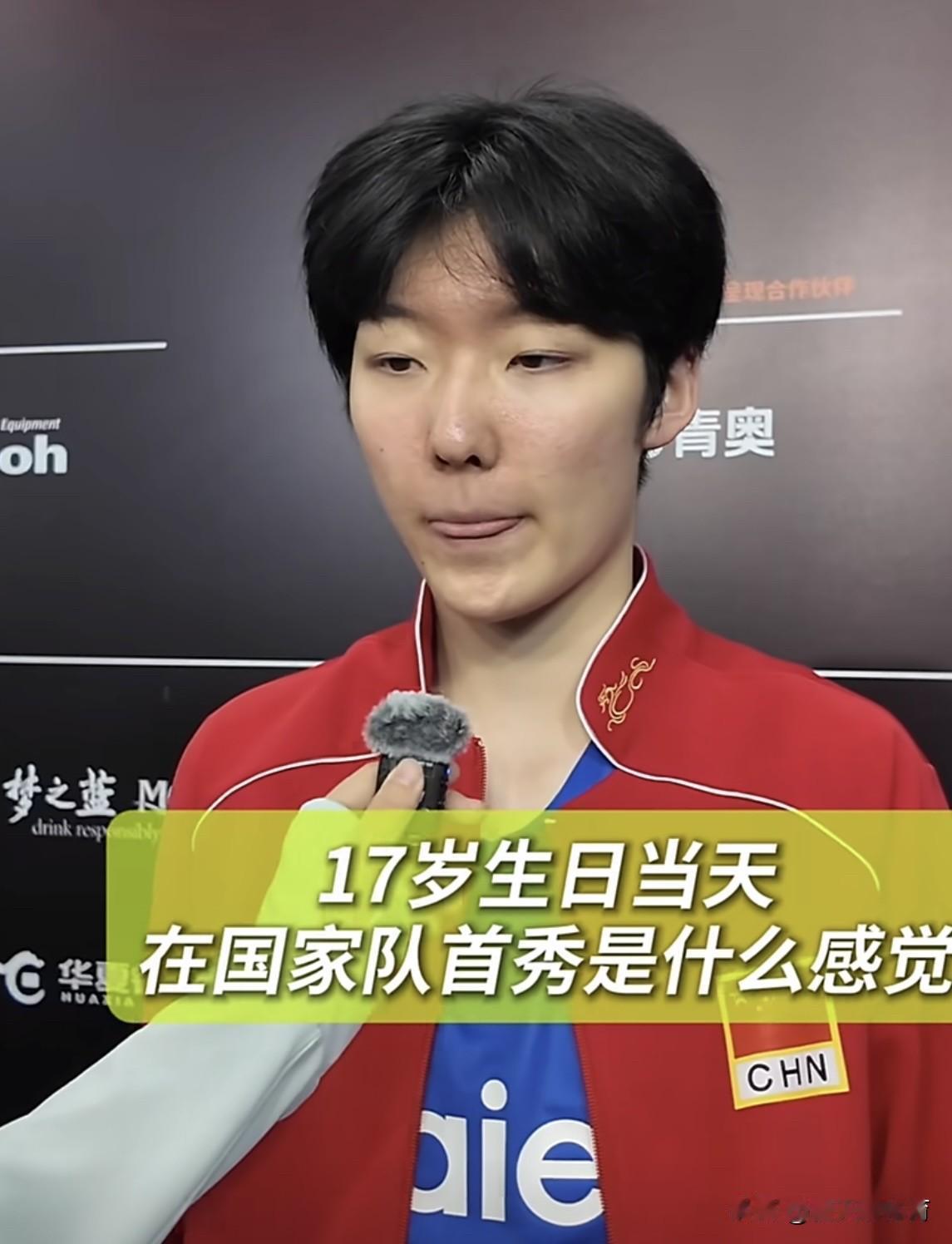 中国女排输捷克女排的好处！就是收获了一位下手果断又有潜力的小副攻，昨天是郭中楠1