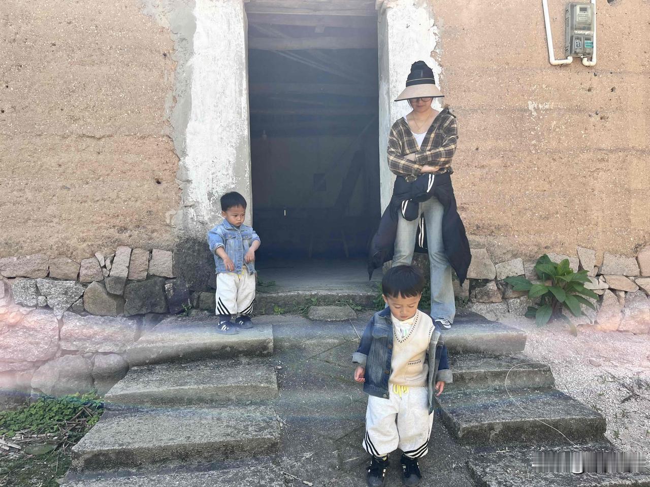 我是安徽广德市一个农村长大的孩子，在安徽合肥读的大学，毕业后到上海来工作已经有1
