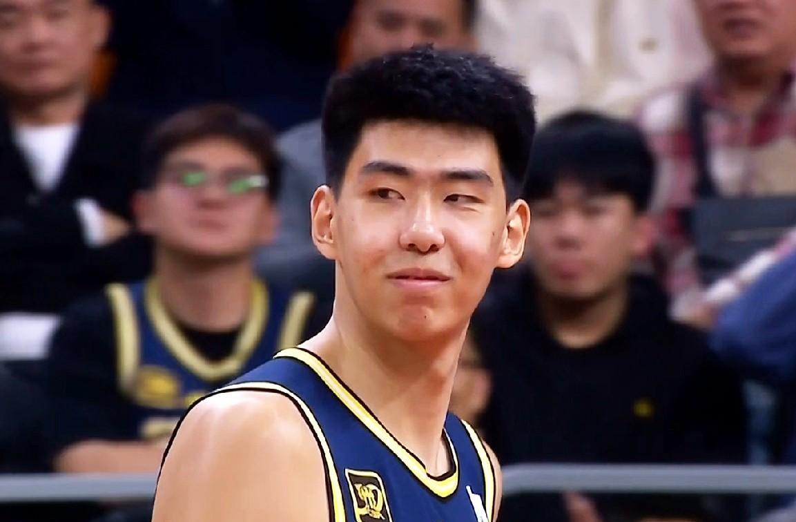 新赛季CBA“最具关注”的五位国内球员：第五位：徐昕（广州龙狮）之所以徐昕会