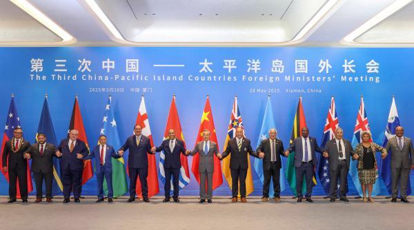 关键时刻，继非洲50国表态后，太平洋11个岛国突然选边站队，美方这下彻底坐不住了