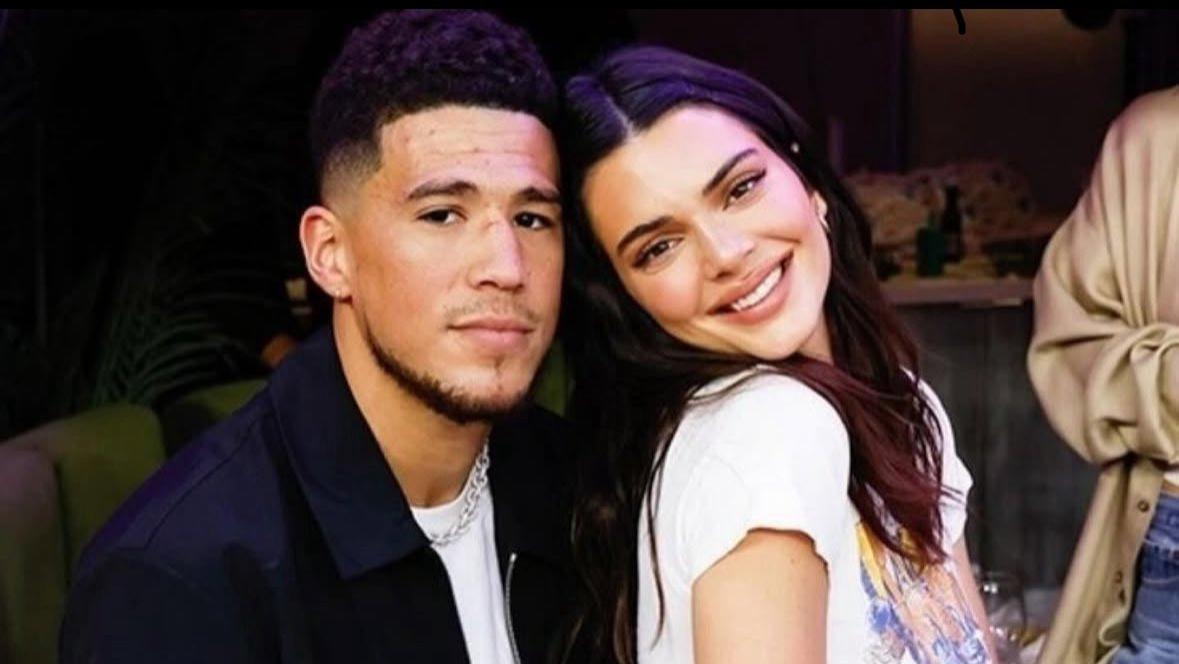 布克调情前女友詹娜引热议！超级碗广告暧昧互动曝光