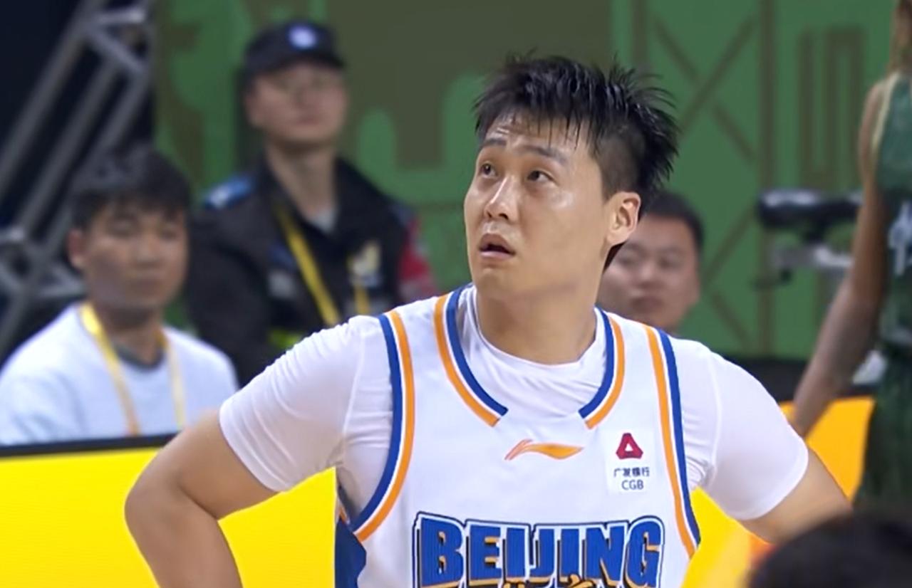 实事求是，杰曼大赞赵睿！CBA比赛真的看得人手心冒汗！北京队和同曦队死磕到最后
